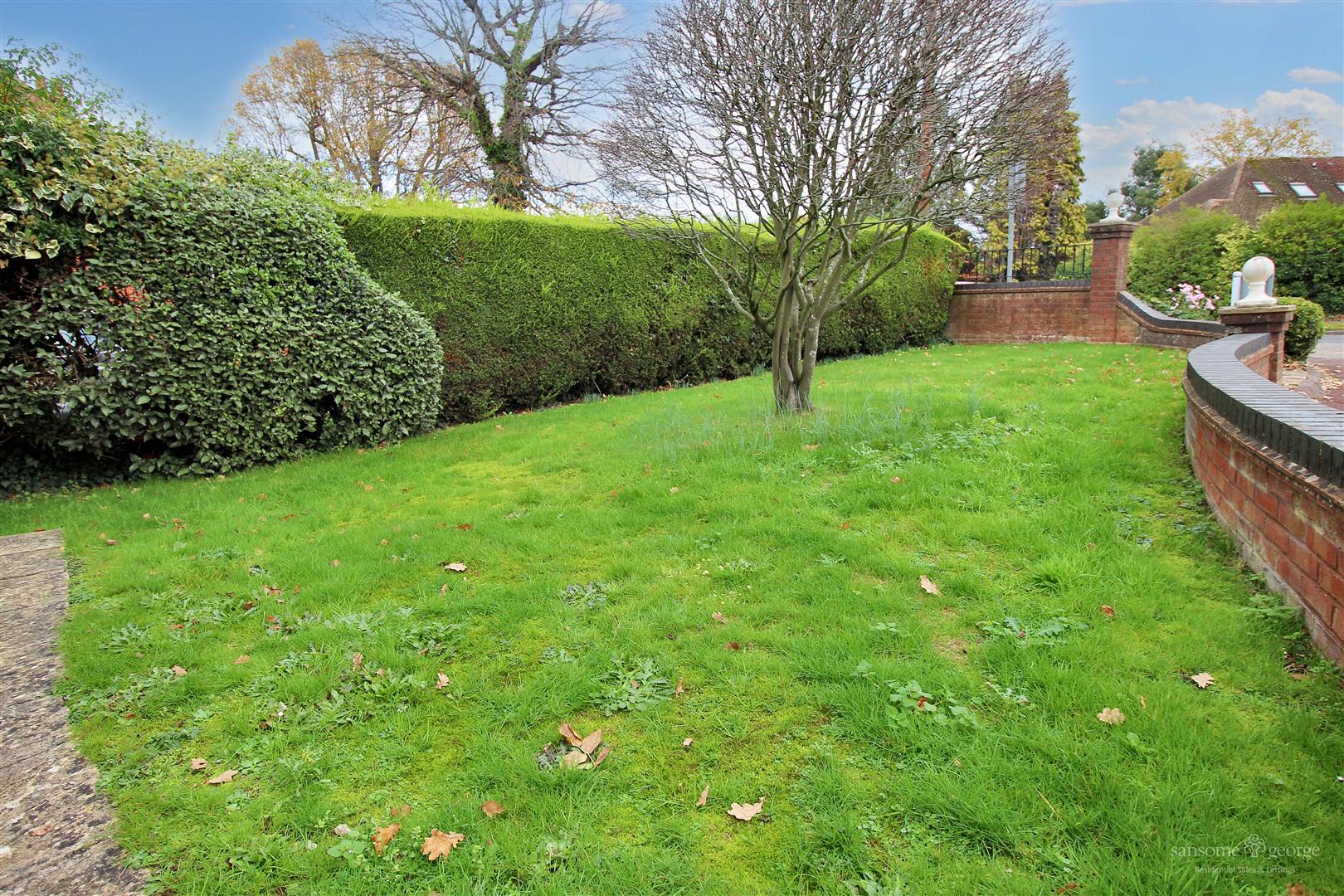 2 bed property in Park Lane, Reading